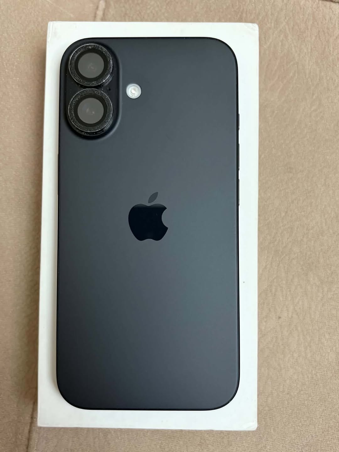 iPhone 16 შავი, ყუთით, 91% ბატარეა