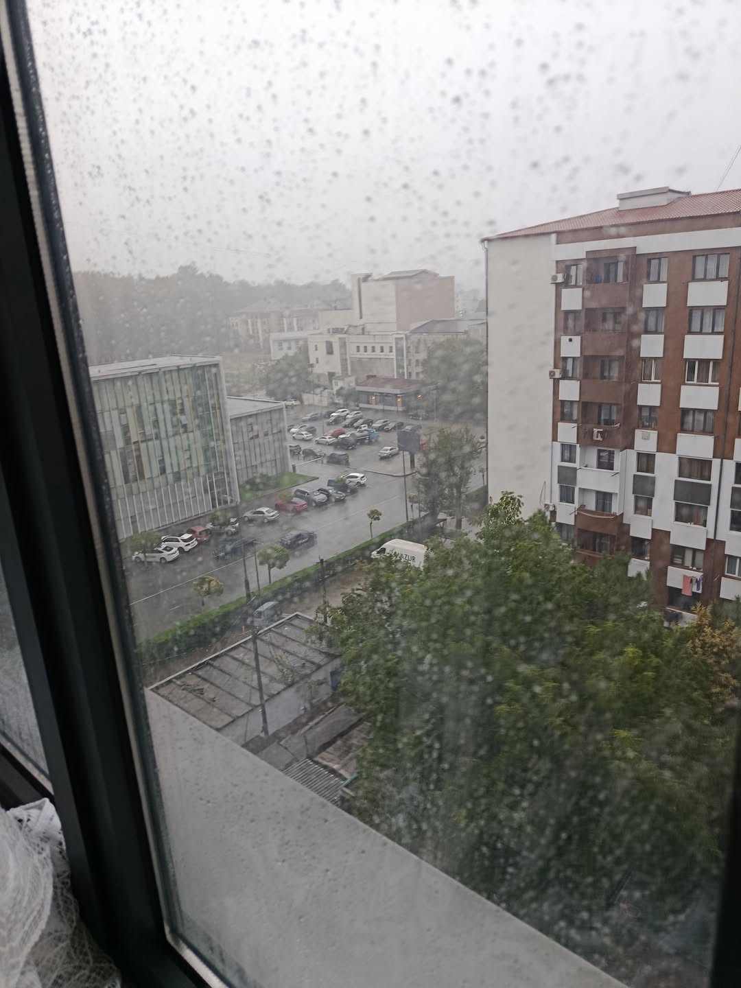 Merkezde 3 oda daire kiraya veriyorum. 800 lari.