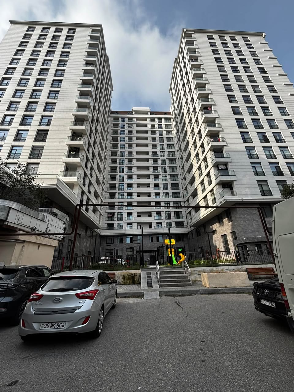3-комнатная квартира продается, Баку