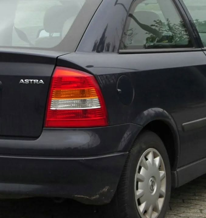 Opel Astra G, sağ tərəf ehtiyat hissəsi
