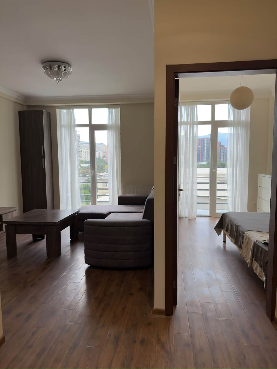 2 otaqlı mənzil satılır, Tbilisi