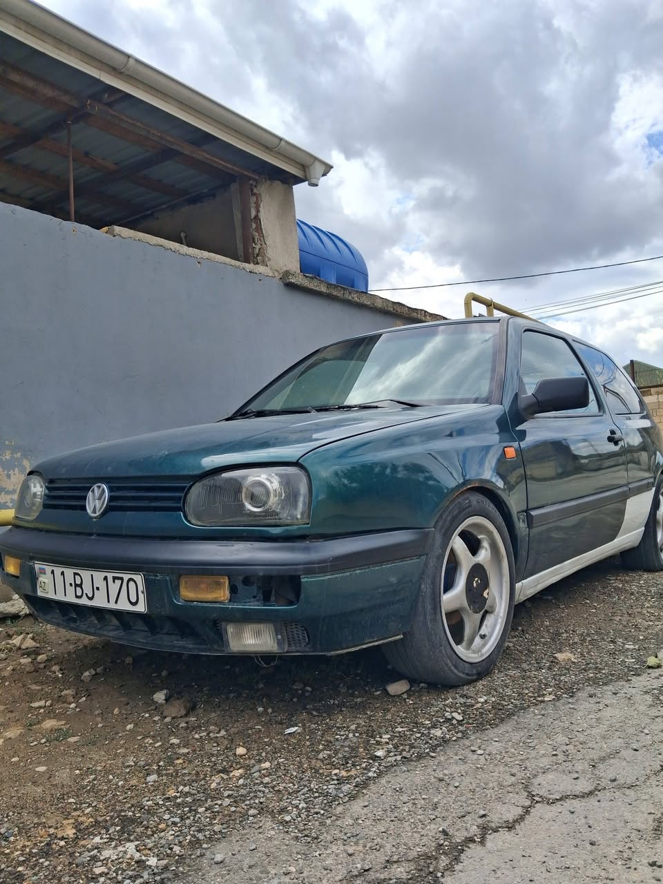 Yaşıl Volkswagen hetçbek, 4000 AZN