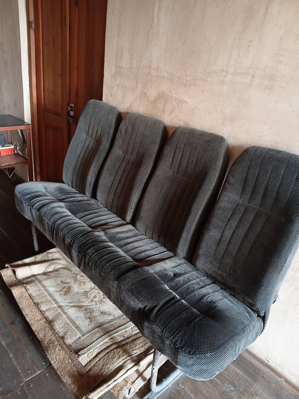 300 lari'ye satılır