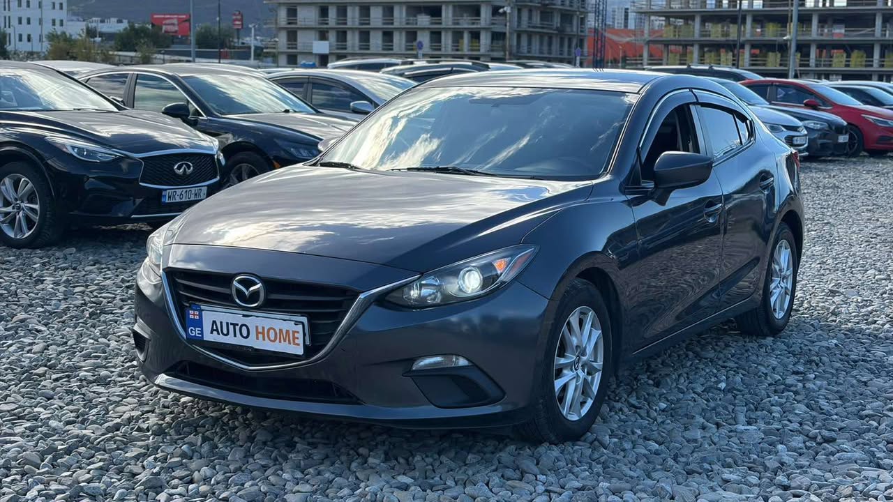Срочно продаю!!! На руках 2000$ Mazda 3
