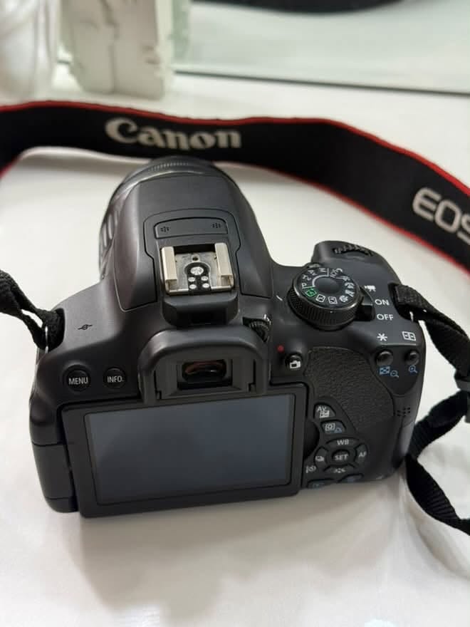 Satılık Canon Eos 700D✅ Durum: Yeni, temizlenmiştir — 950₾