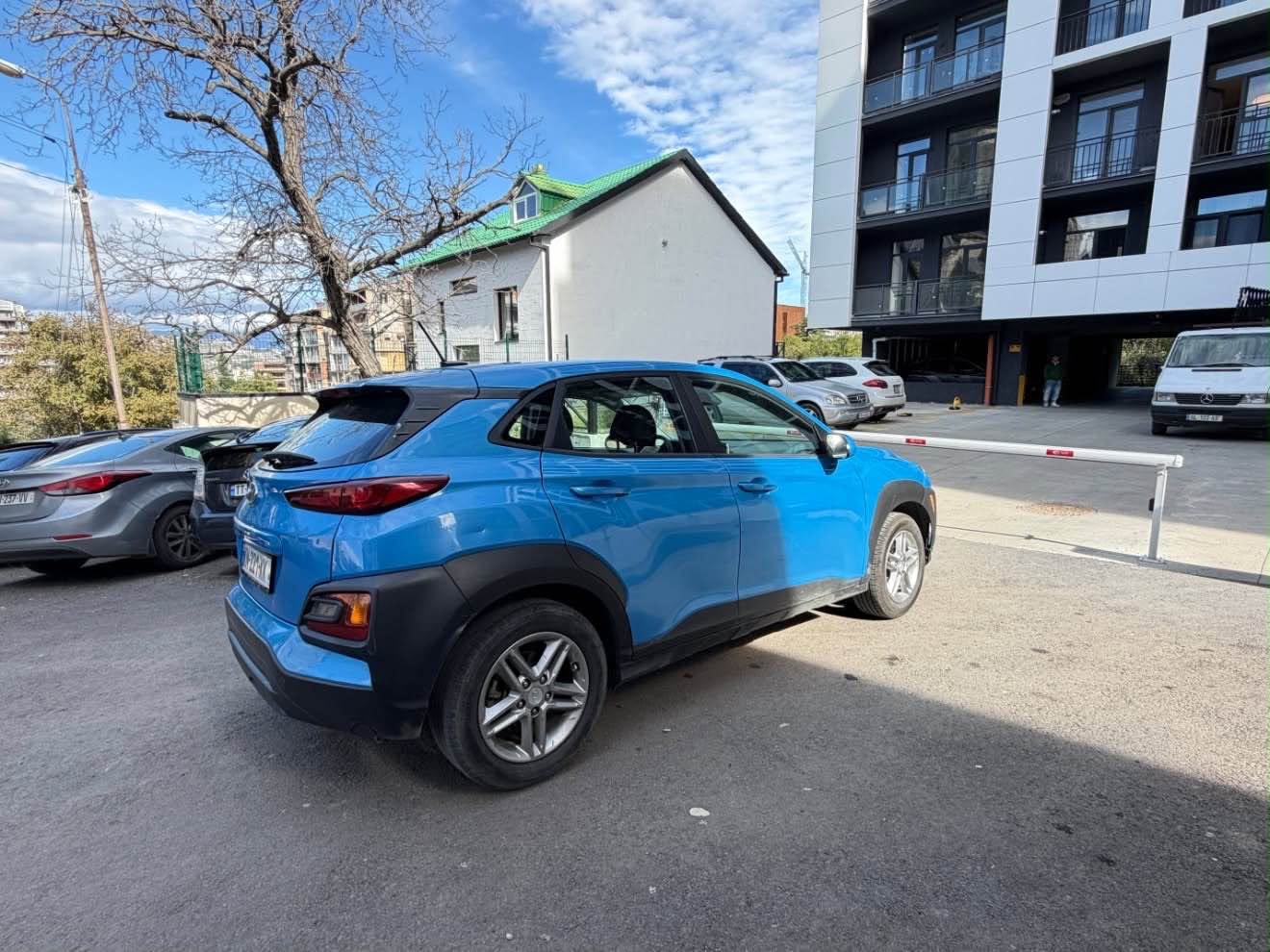 2021 Hyundai Kona пробегом 120 миль — 8,900$