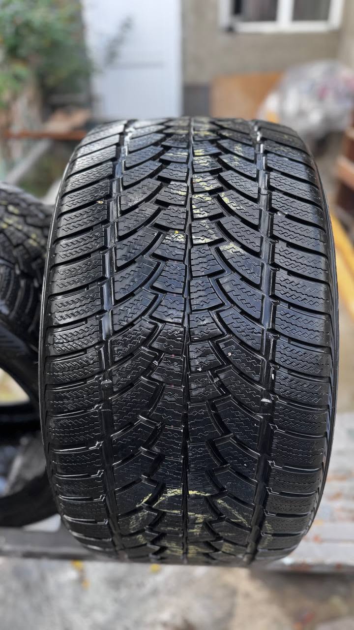 Tires 295/35 R18, 2 pcs