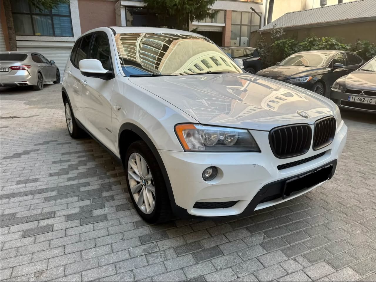 BMW 2013 — 8,000$