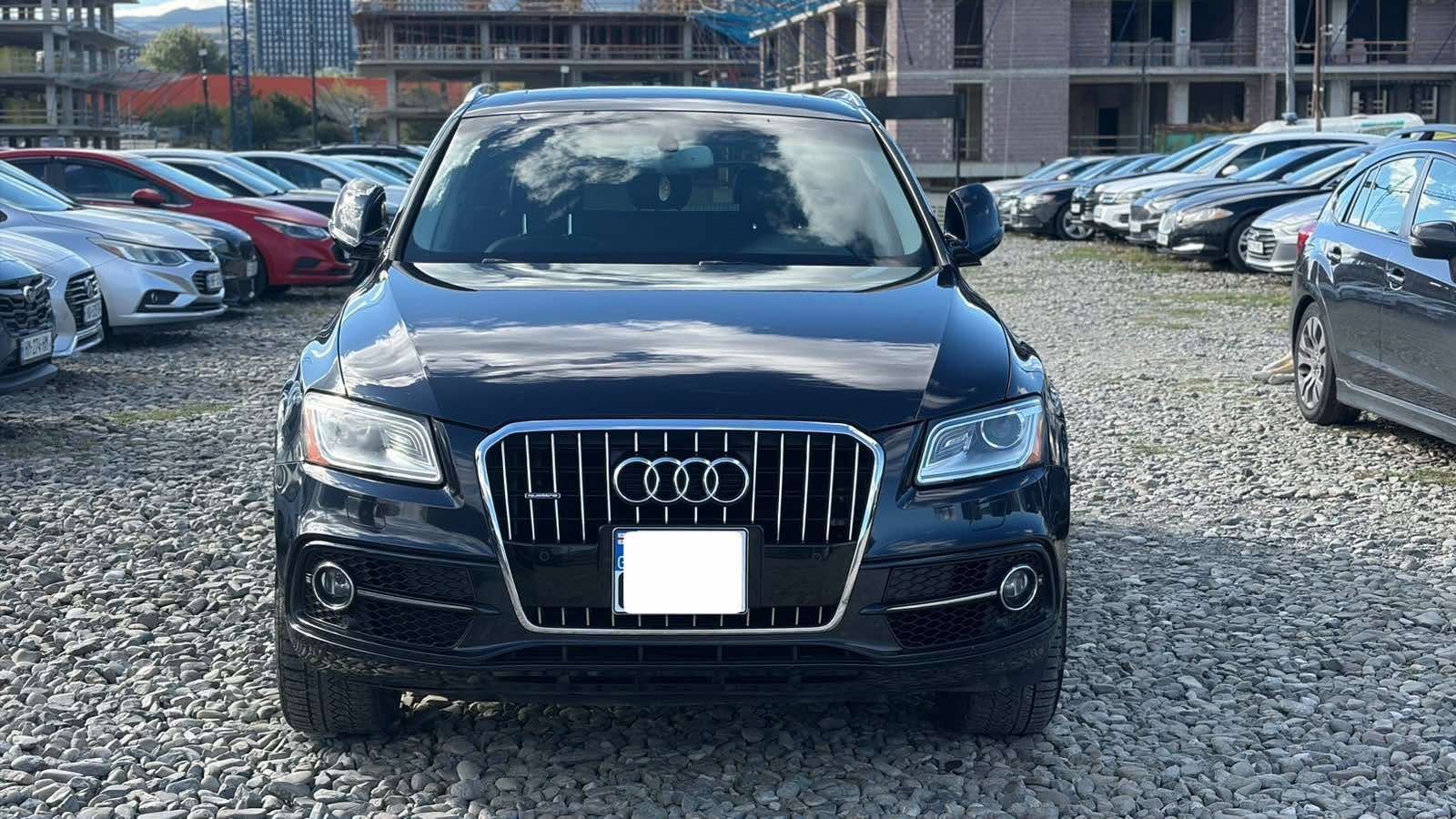 Audi Q5 from 2015.