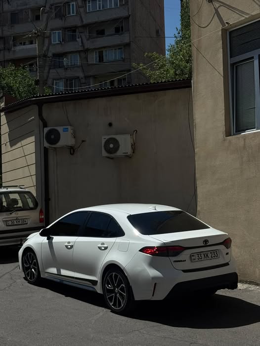 Mercedes Benz 2020