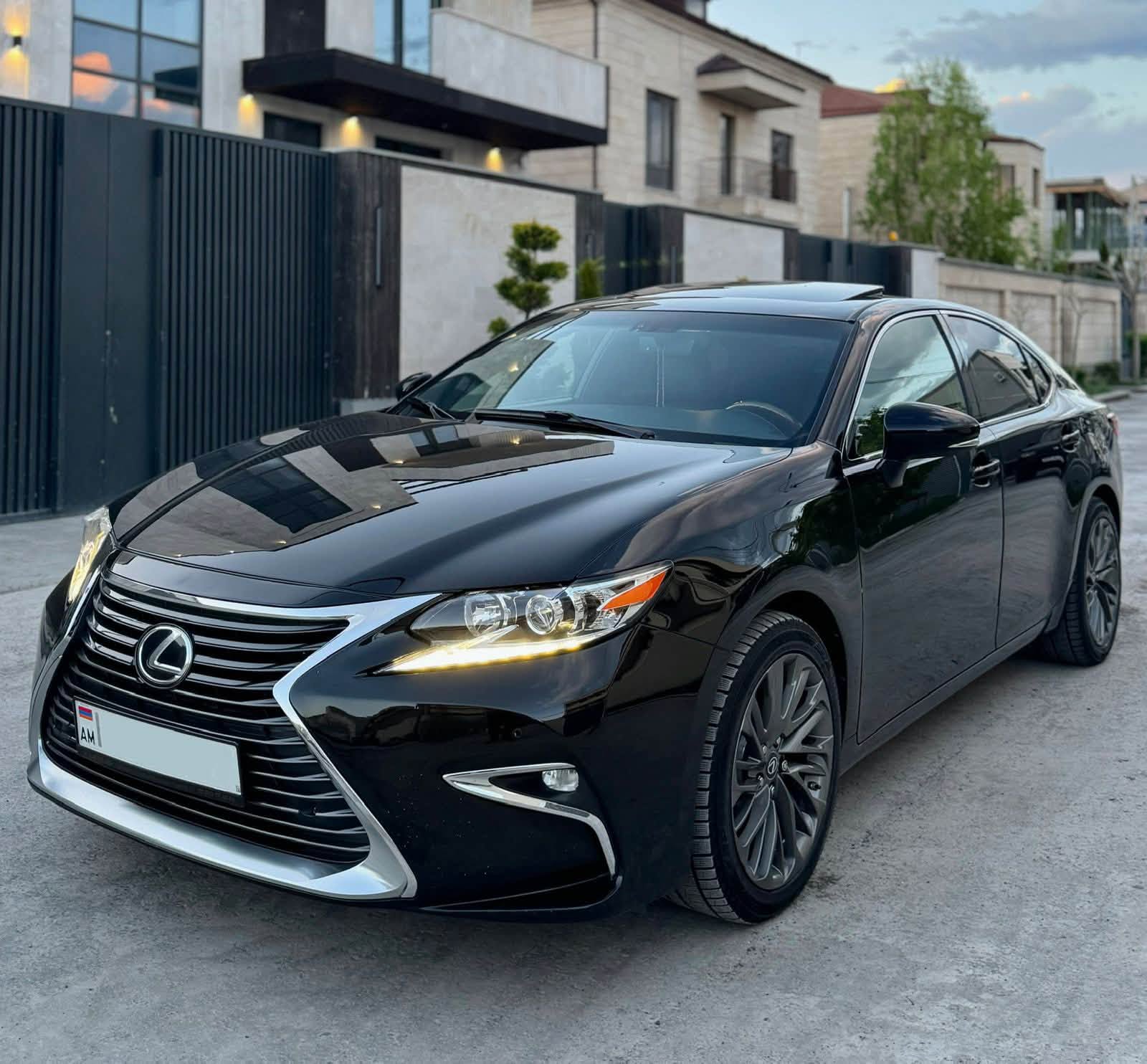 Lexus ES $ Lexus ES $ maşın 2016-cı ildə