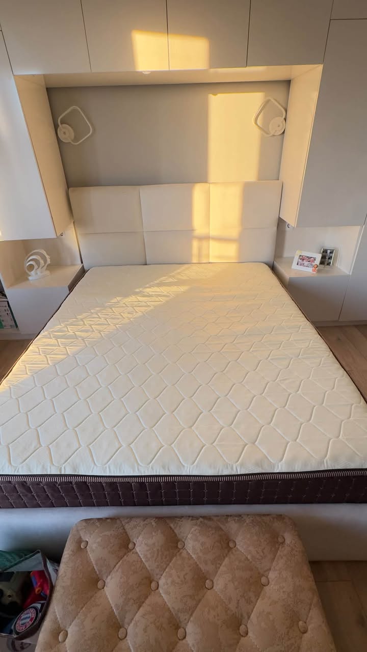 Bed 160x200 with mattress, 5-6 months old
