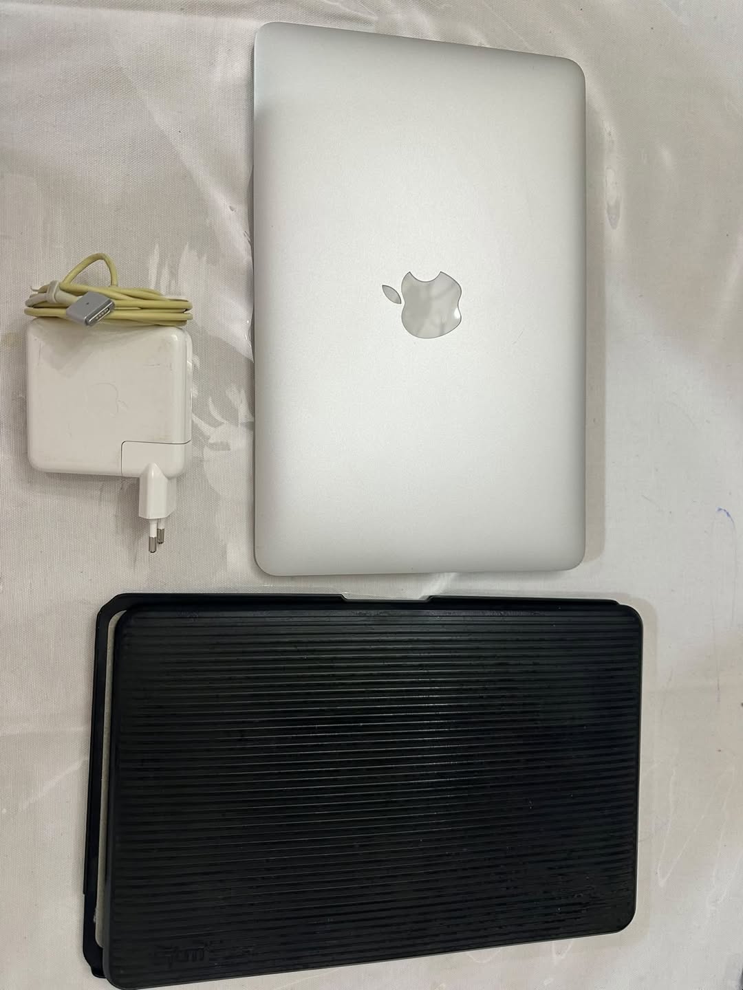 ძალიან მეჩქარებააა MacBook Air (2014) — 300$