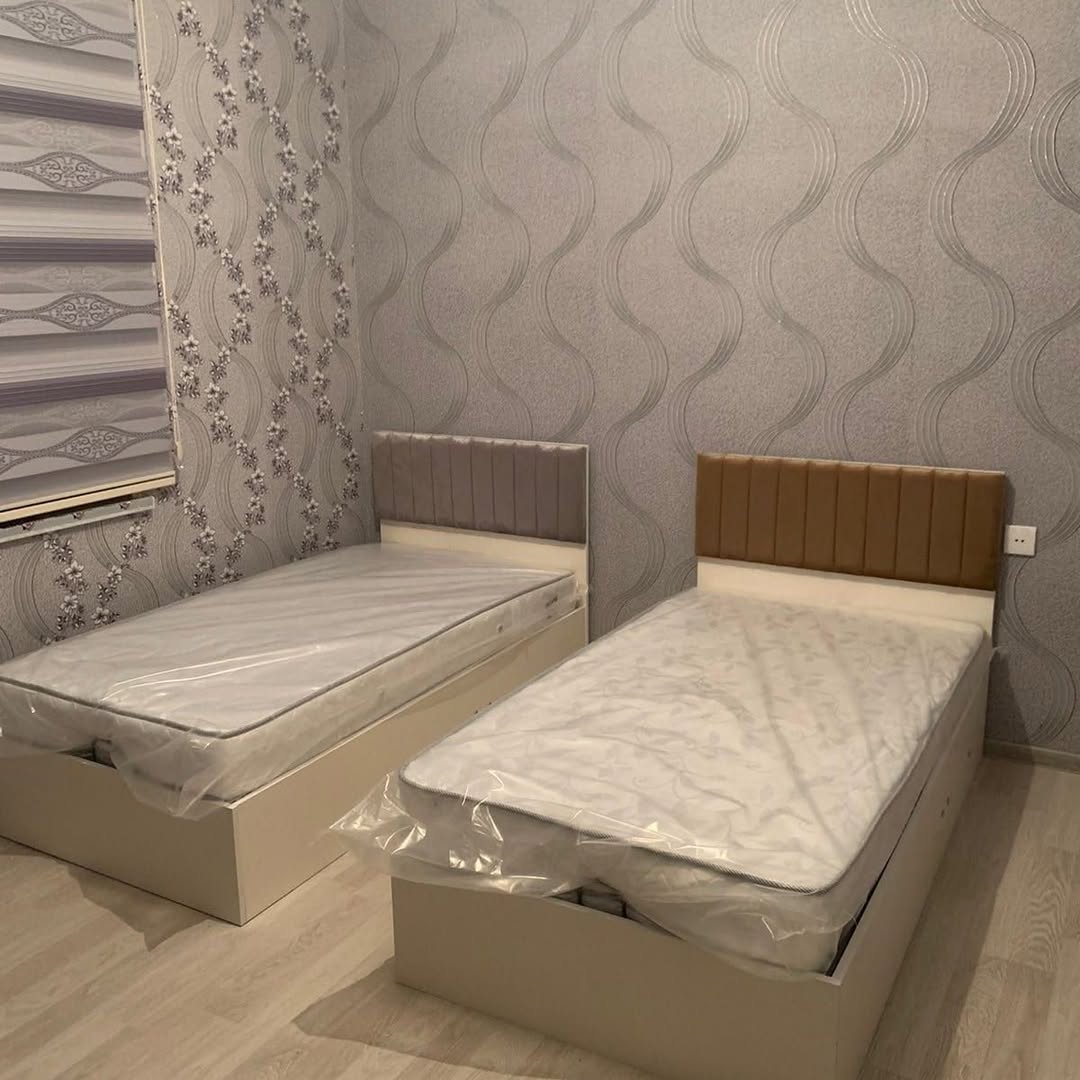 Təkyataqlı çarpayı, yumşaq başlıq