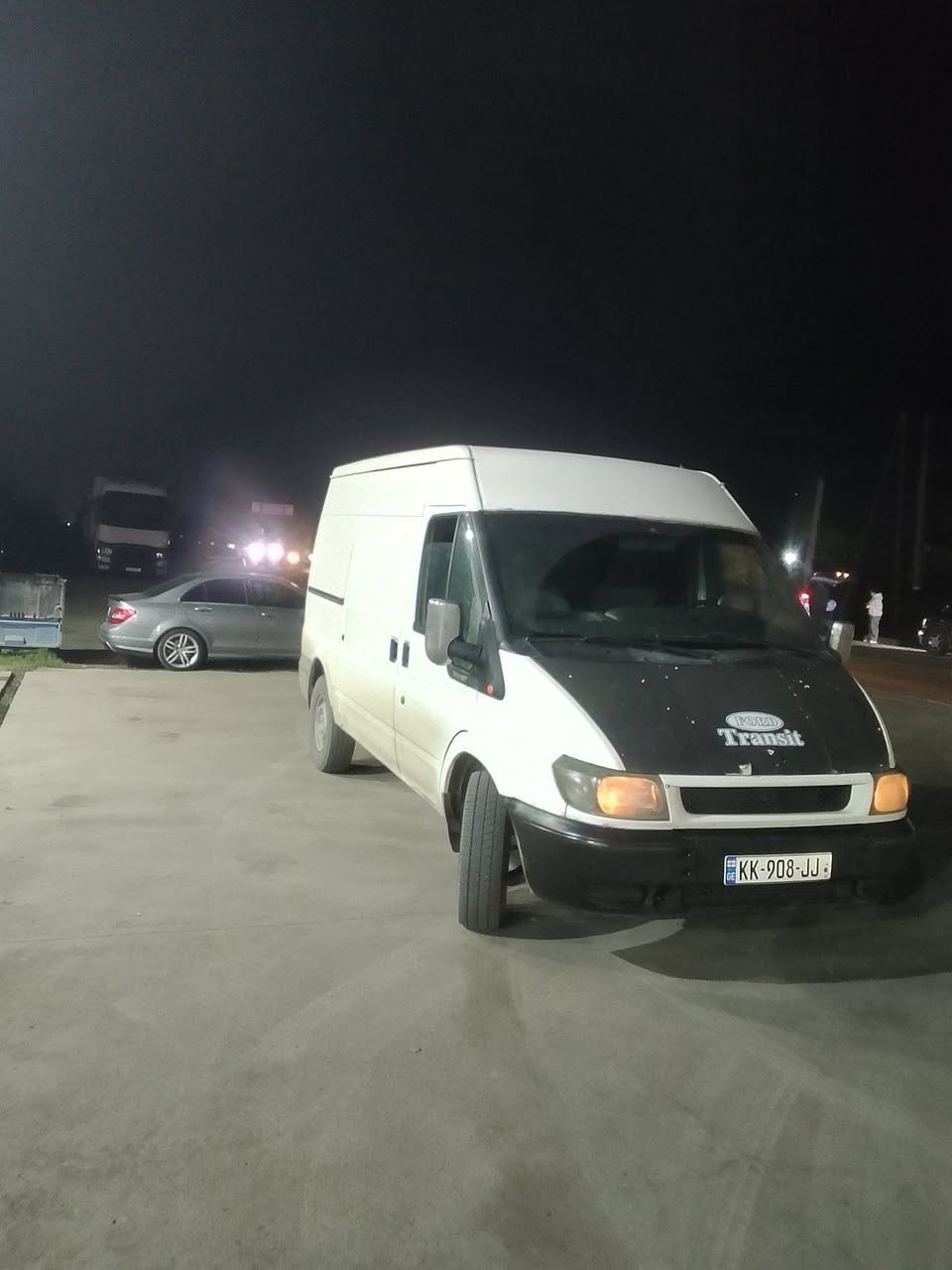 Yük maşını 2003 — 5,900$