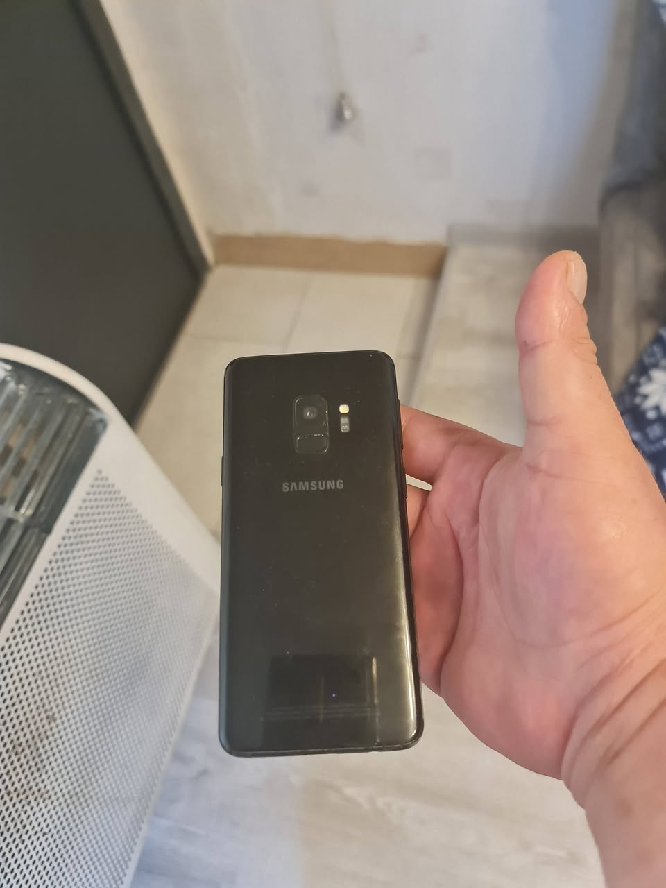 Продаётся в идеальном состоянии Samsung S9 350