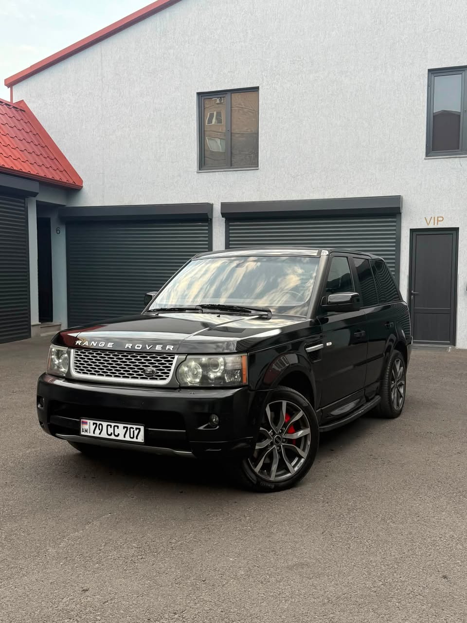 Range Rover Sport 2005 model 4.2 — 10,000$