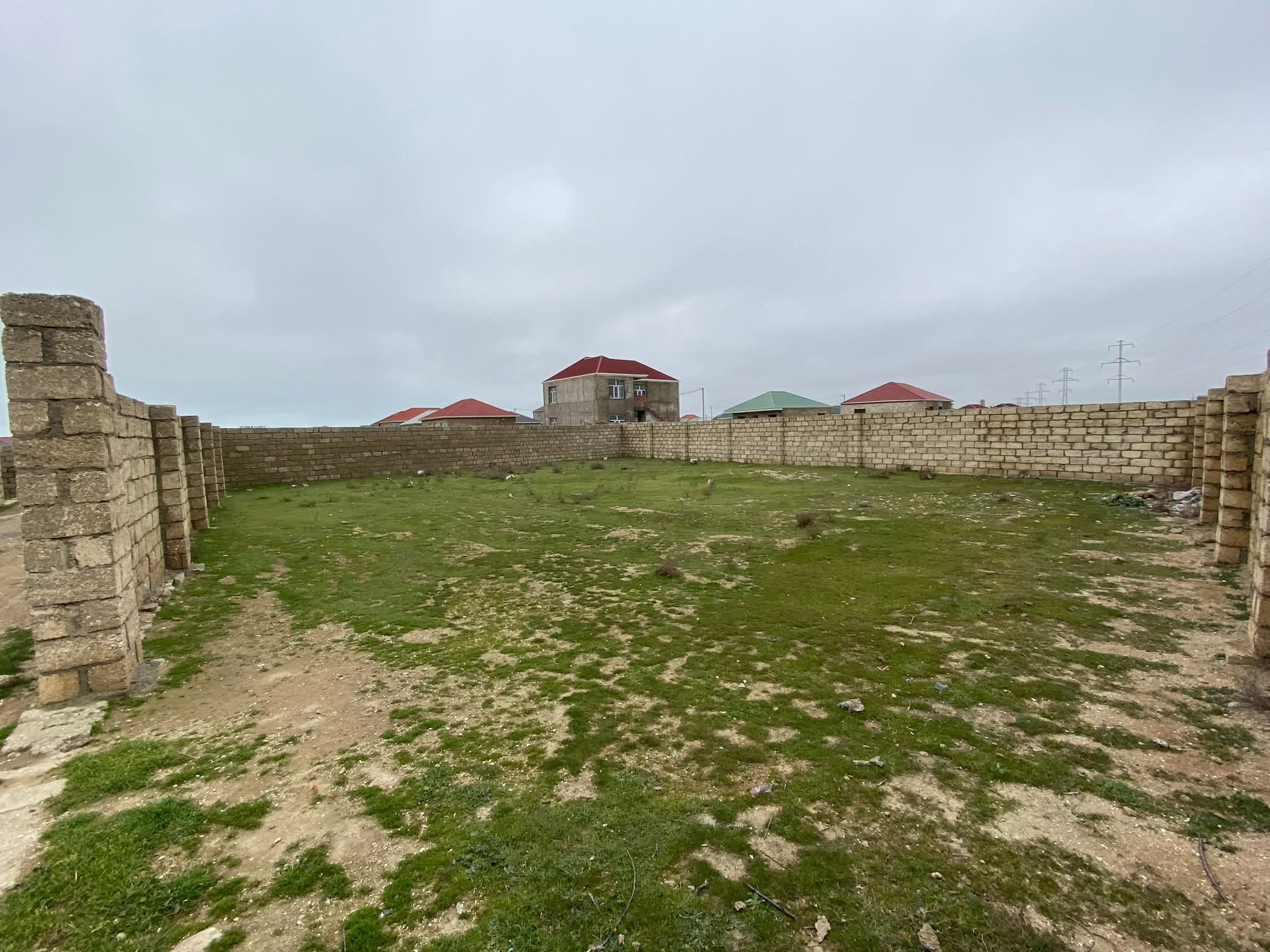 Land area, Baku — 15,000 ₼
