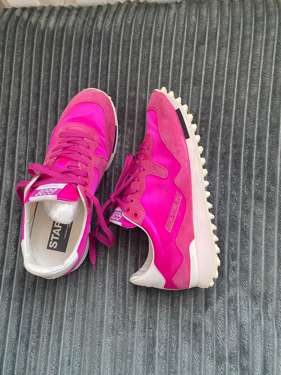 Authentic sneakers, size 39