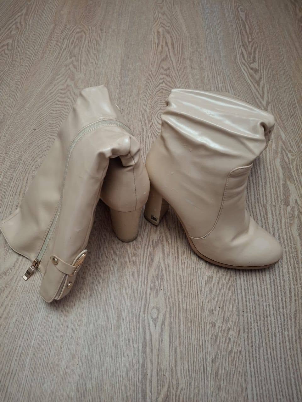 Beige heeled boots, size 36