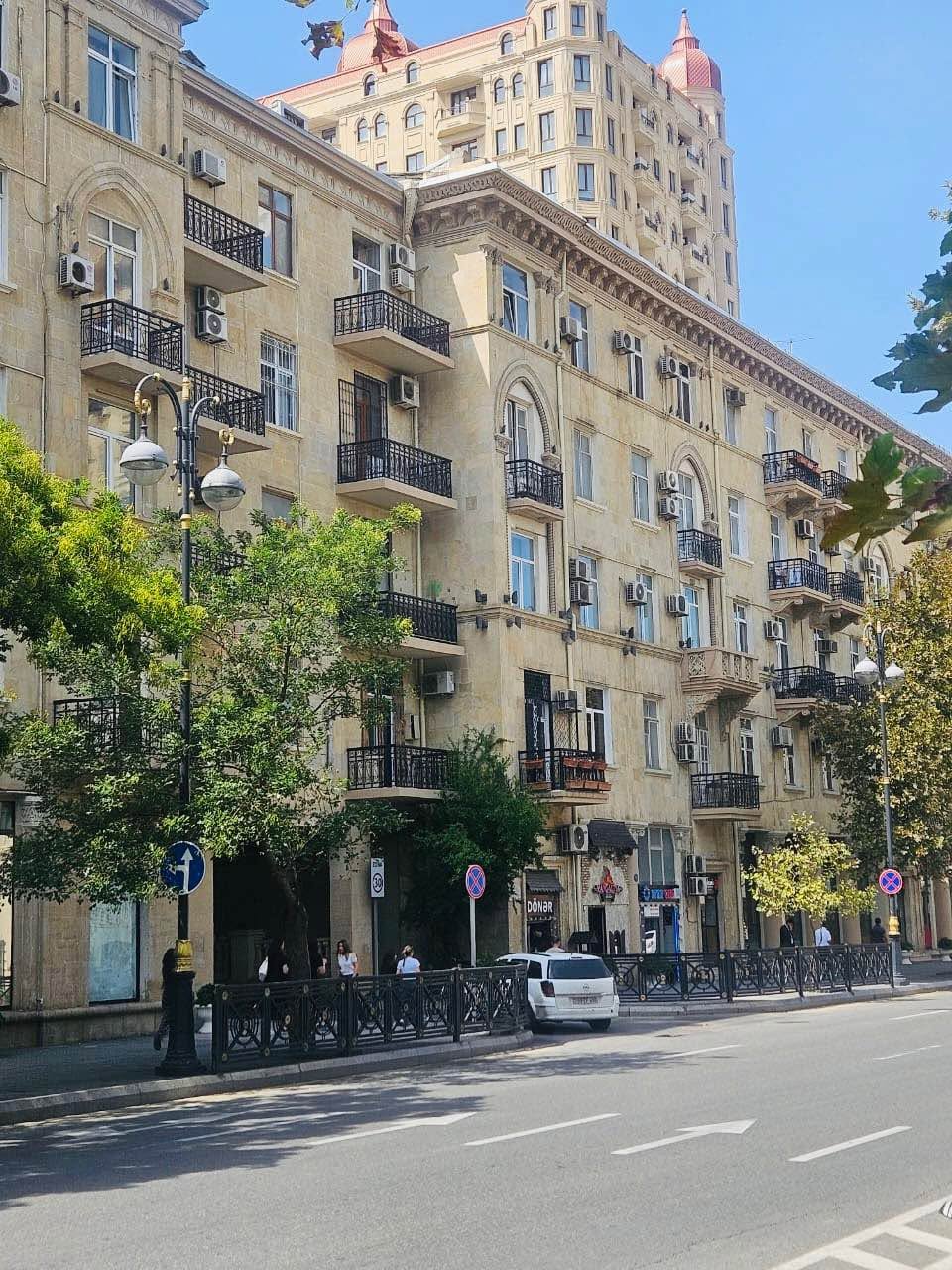 Продаётся 2-комнатная квартира, Баку