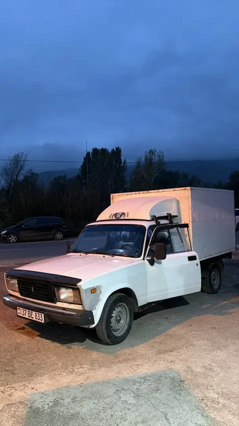 Lada 2107 yük maşını furgon