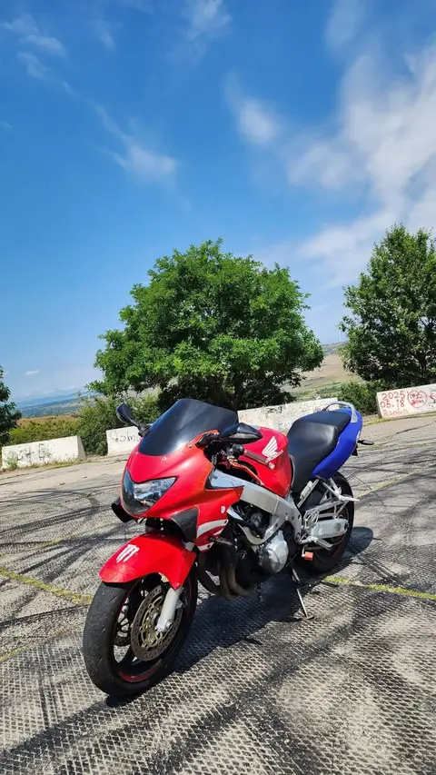 Honda CBR600F4 motosiklet, takas edilmek üzere