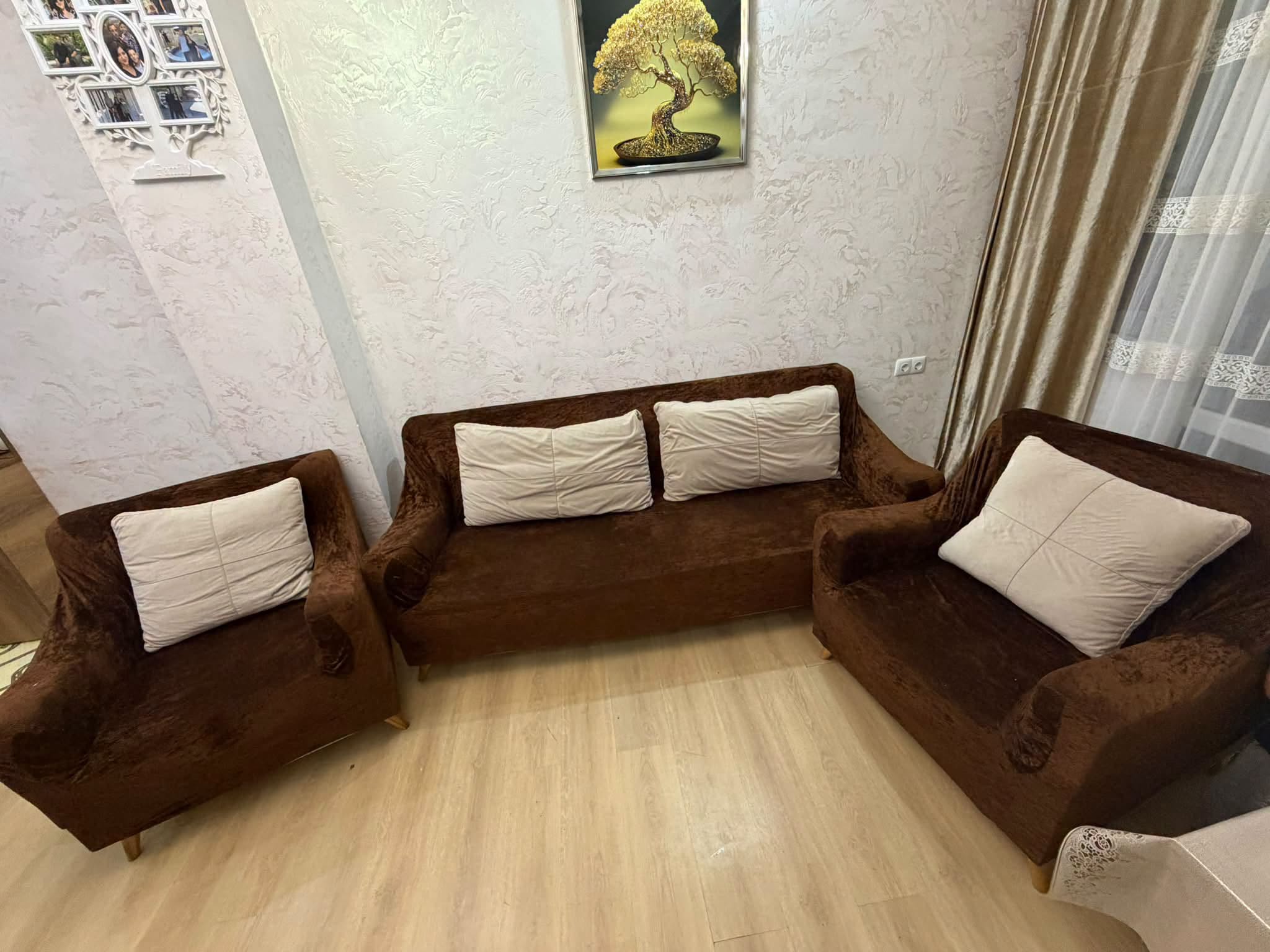 Satılır ailədən üçlü divan, yaxşı vəziyyətdədir, şkafı var