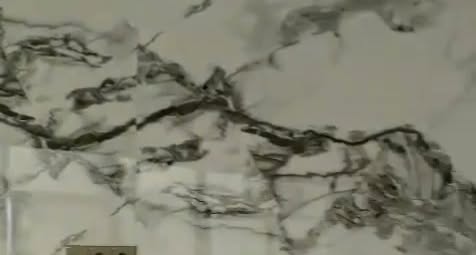 Avtomobil