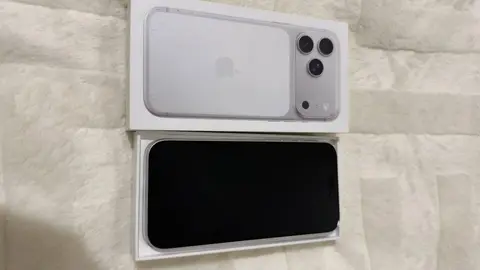 iPhone 256GB Silver, eSIM, 98% battery