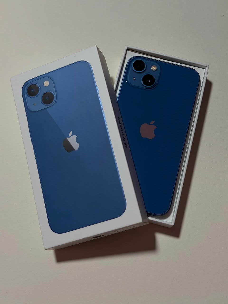 iPhone 13 - 128GB - yaxşı vəziyyətdə — 850₾