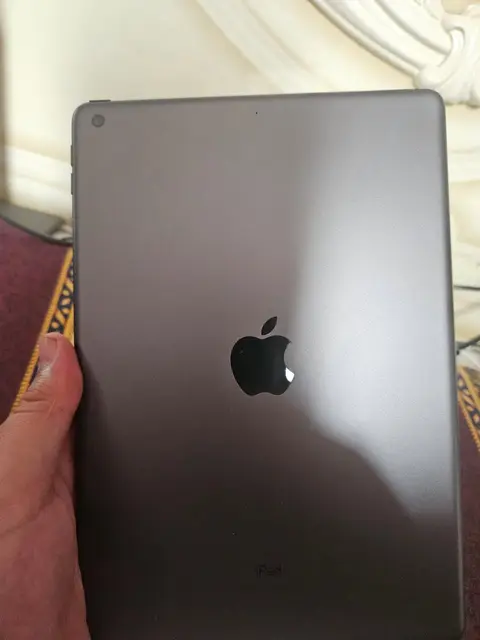 Satılır, iPad 9 nəsil, qiyməti — 250₾