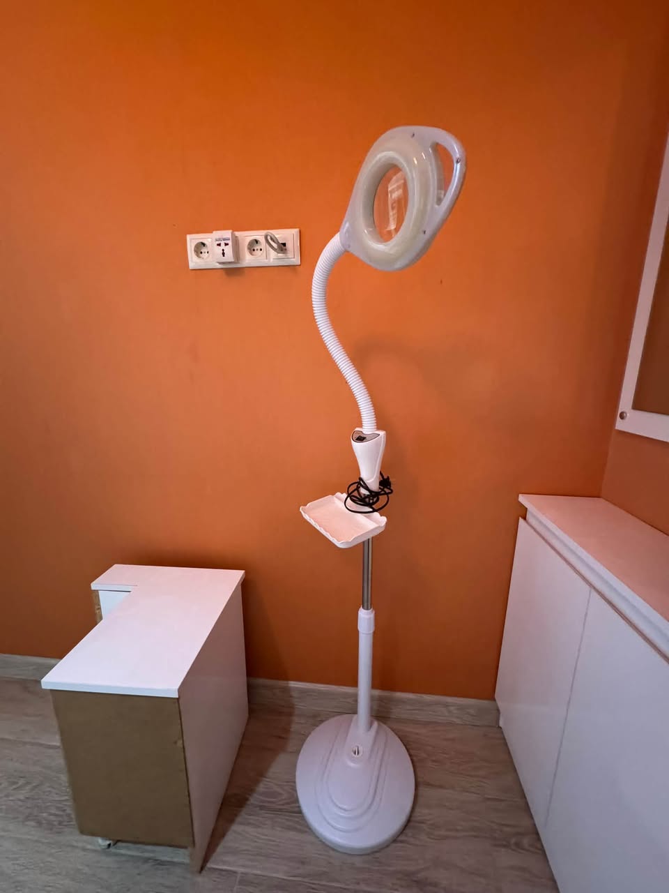 Batumda ikinci el eşya satılır: 1. Sandalye