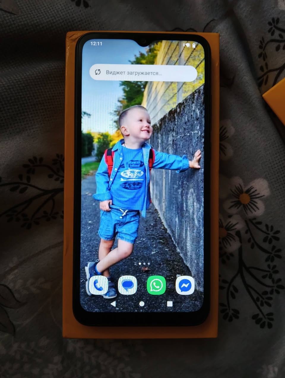 Redmi A1+ akıllı telefon, çalışıyor, küçük çatlak var