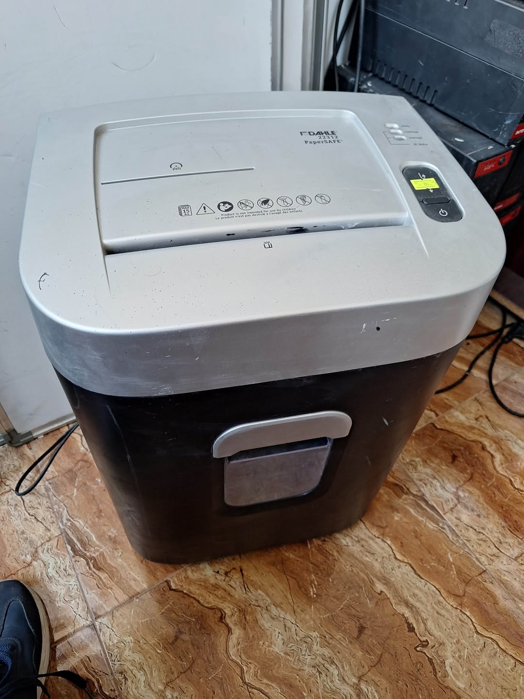 DAHLE company's paper shredder - 80₾
