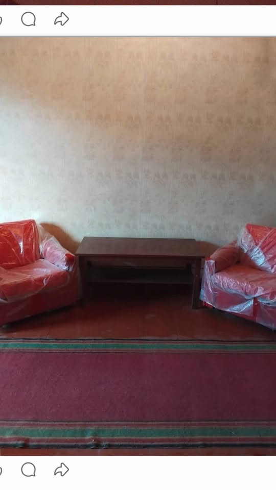 İkinci el mobilya: Sandalyeler ve masa
