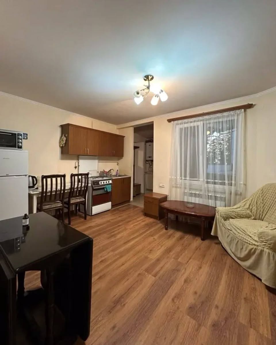 Evin, Yerevan — 270,000 dram