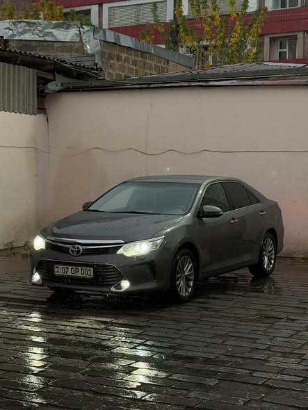Toyota Camry 2015 — 21,000$