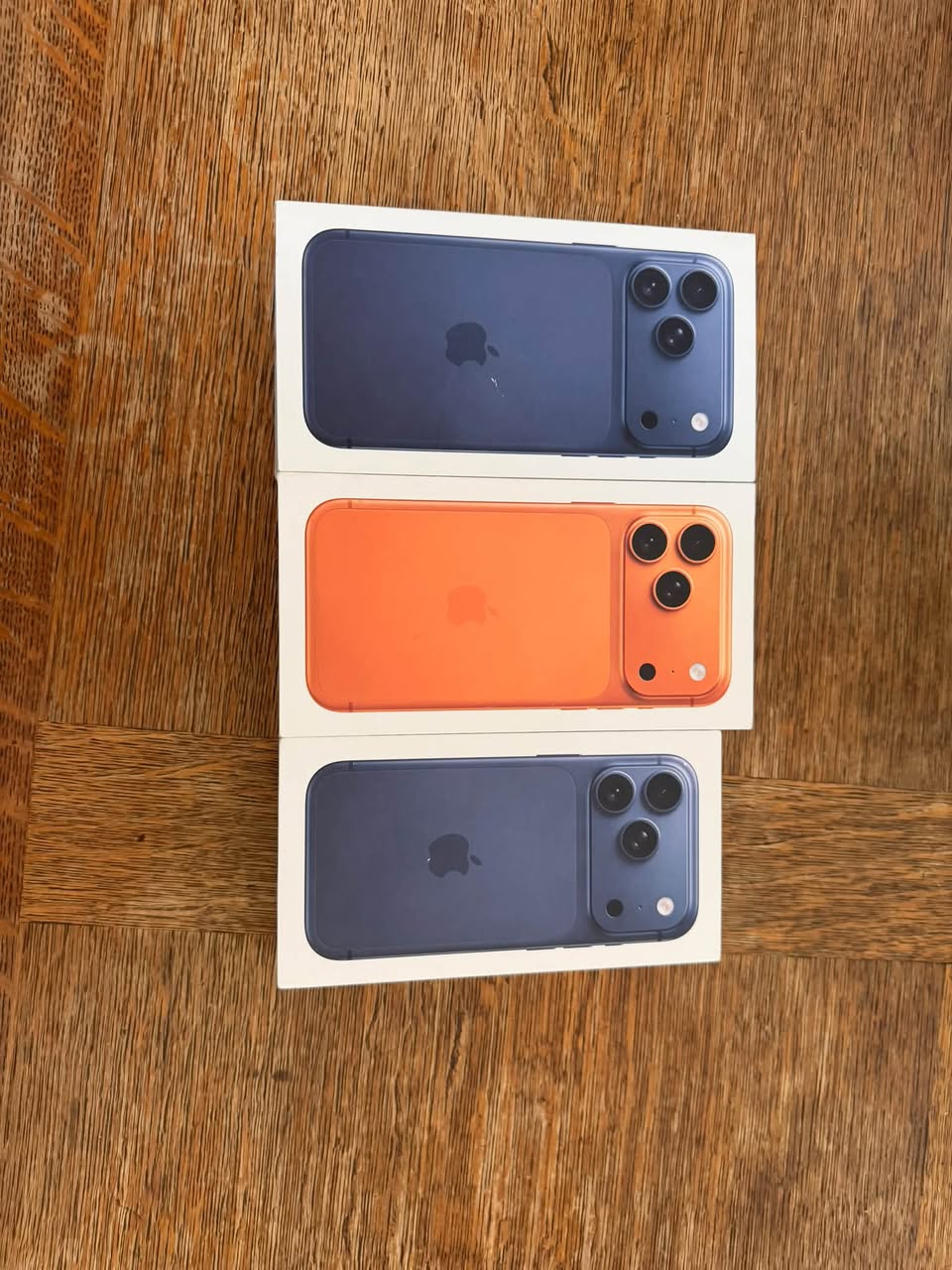 17 Pro Max costs 3600, 17 Pro costs 3,300₾