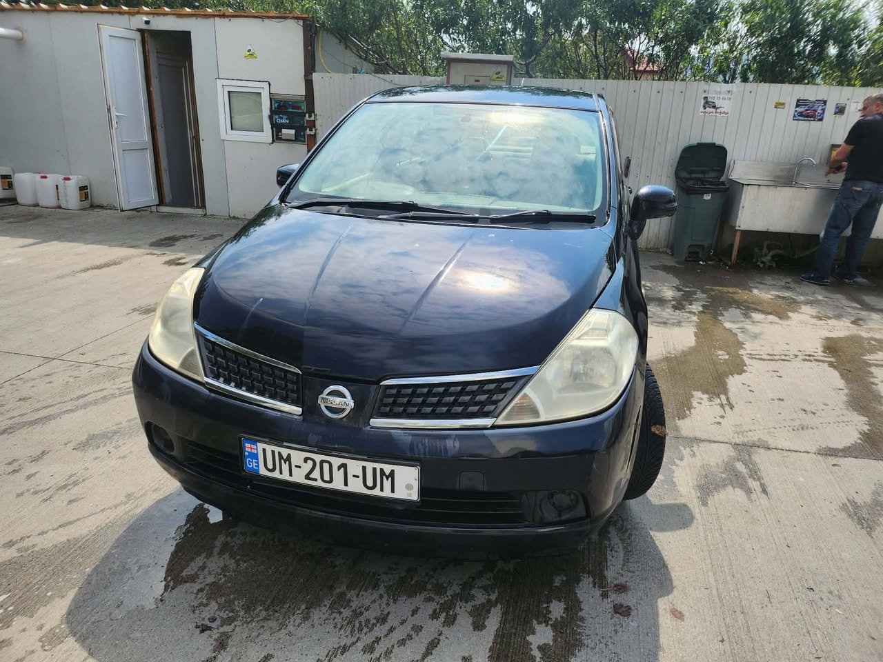 The car is for sale, year 2005, engine 1.5, price 2900$.