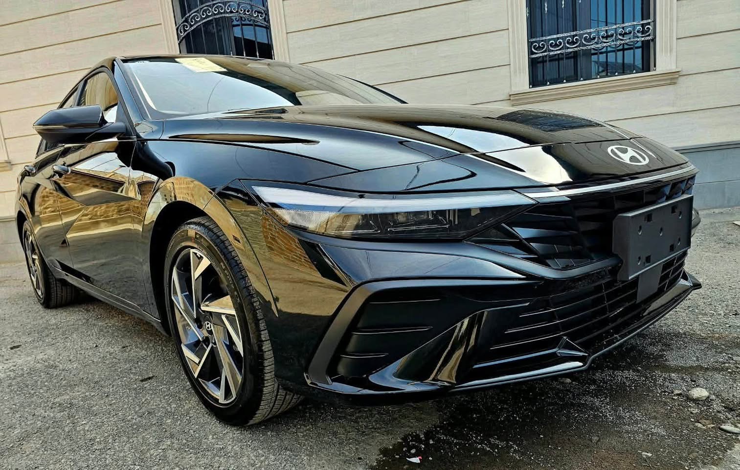 Hyundai Elantra 2026 — 21,500$
