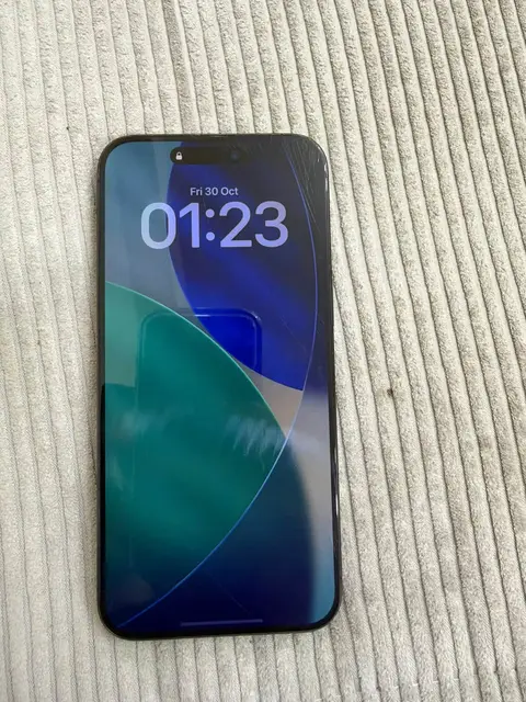 iPhone 15 Pro Max, battery 81%