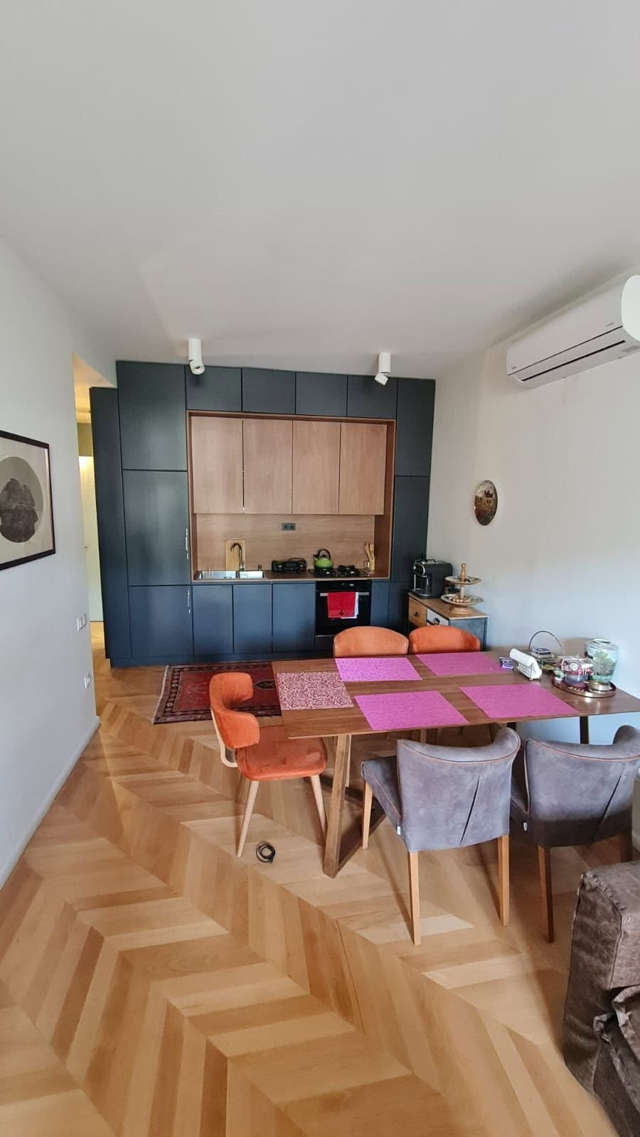 From October 1st cozy apartment — 1,100$
