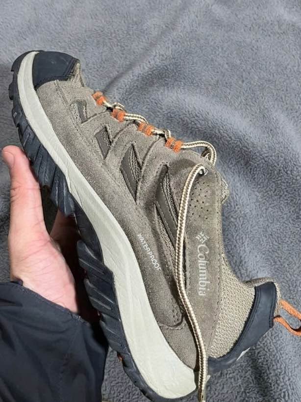Columbia waterproof hiking shoes, condition 8/10