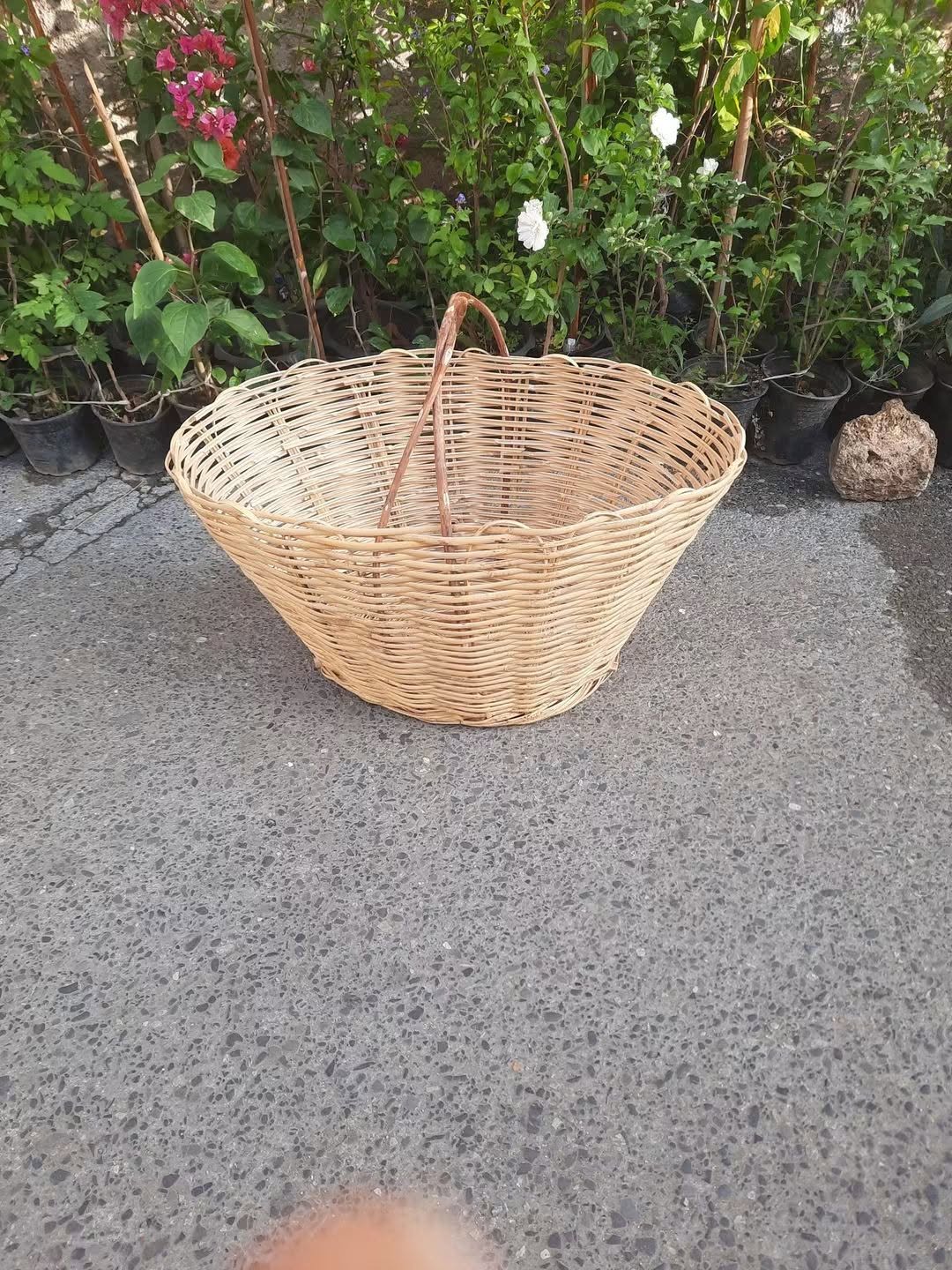 Saygı sepeti, tutamaklı