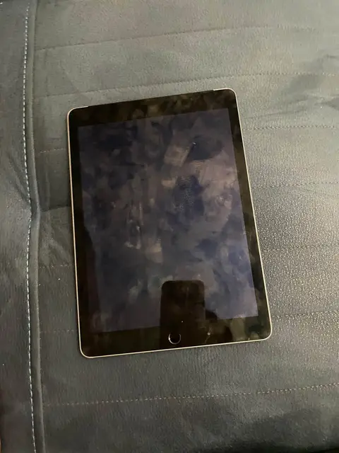 Tablet, locked, no damage, 300 GEL
