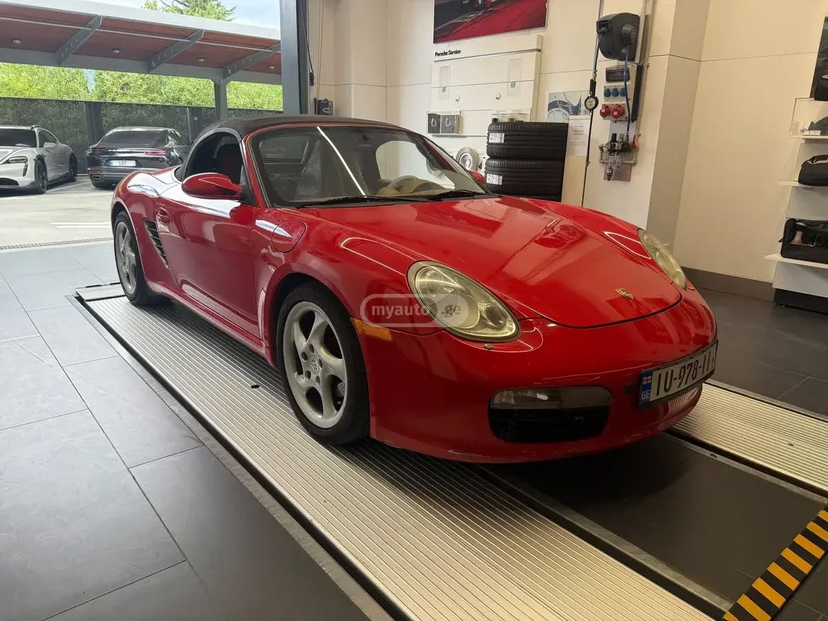 Porsche Boxster 2007 — 11,000$