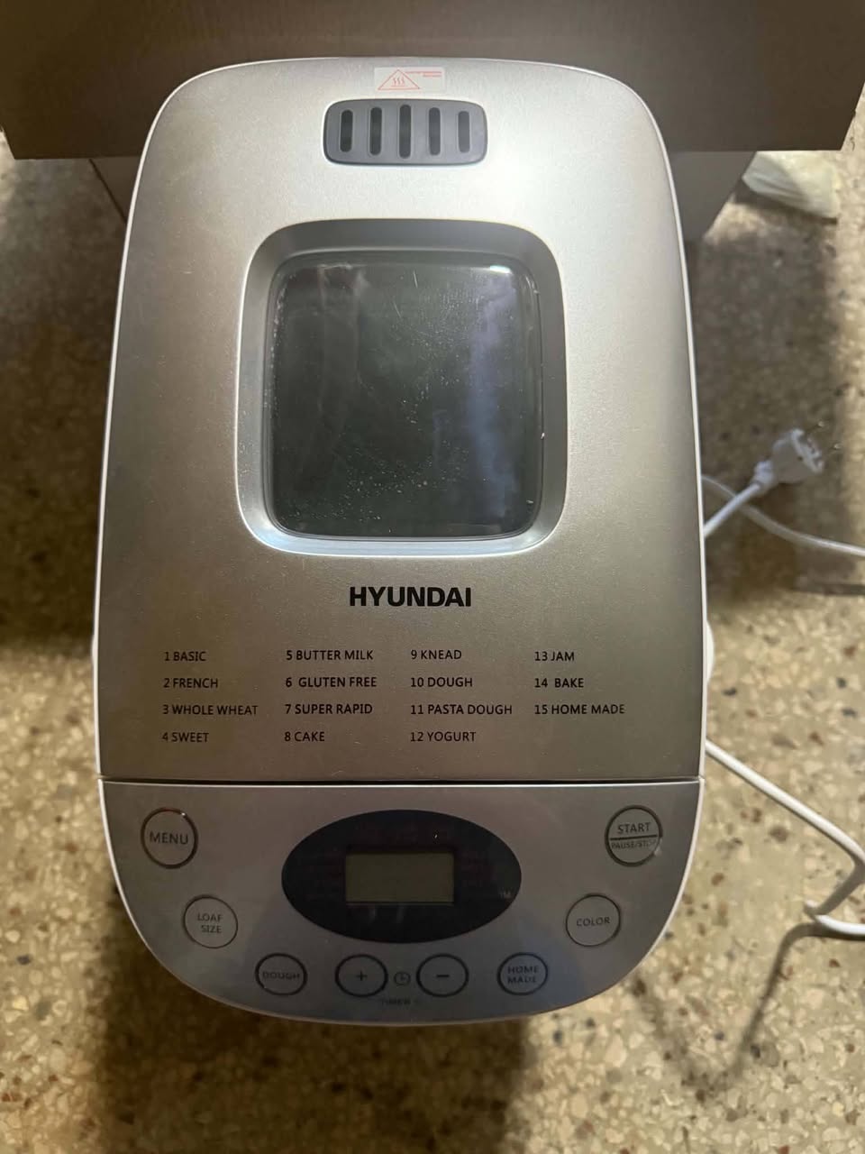 Hyundai bread maker with 15 programs