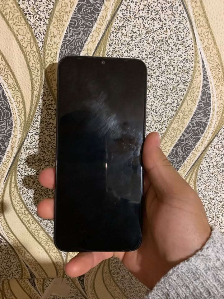 Satılır Tecno camon 12 ideal şəkildə fəaliyyət göstərir