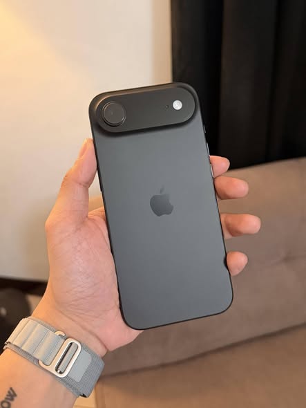 iPhone 17 Air və Galaxy S25